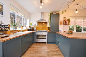 Kitchen- click for photo gallery